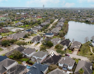 1631 Crescent Shores Lane - Photo Thumbnail 3