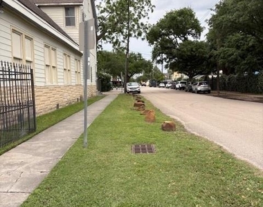 5102 Center Street - Photo Thumbnail 3