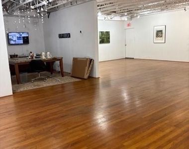 5102 Center Street - Photo Thumbnail 2