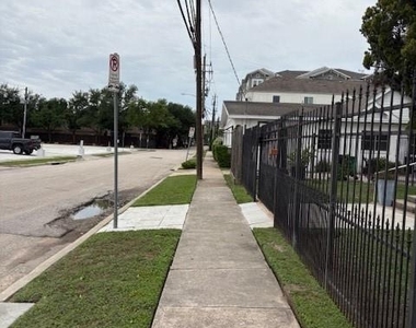 5102 Center Street - Photo Thumbnail 4