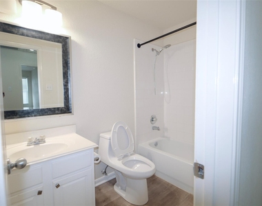 15514 Satsuma Point Court - Photo Thumbnail 11