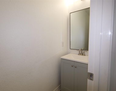 15514 Satsuma Point Court - Photo Thumbnail 8