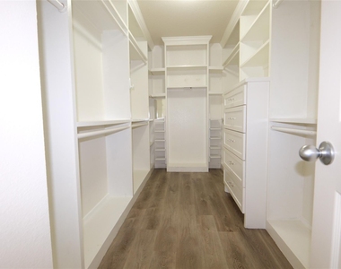 15514 Satsuma Point Court - Photo Thumbnail 15