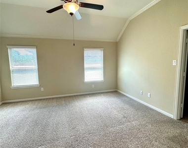 14818 Raleighs Meadow Court - Photo Thumbnail 5