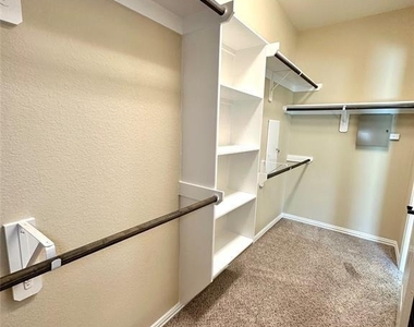 14818 Raleighs Meadow Court - Photo Thumbnail 13