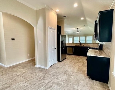 14818 Raleighs Meadow Court - Photo Thumbnail 3