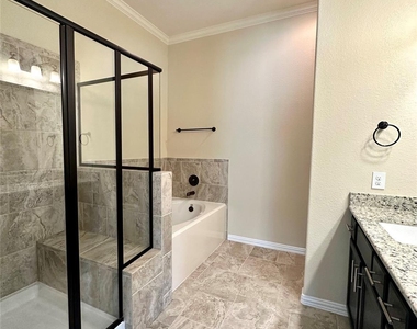 14818 Raleighs Meadow Court - Photo Thumbnail 6