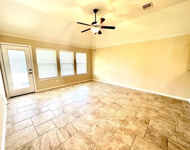 14818 Raleighs Meadow Court - Photo Thumbnail 4