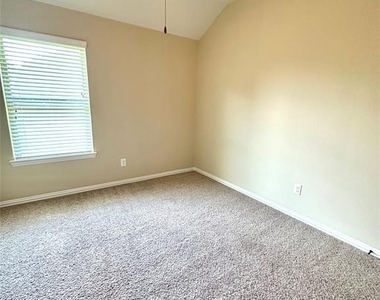 14818 Raleighs Meadow Court - Photo Thumbnail 10