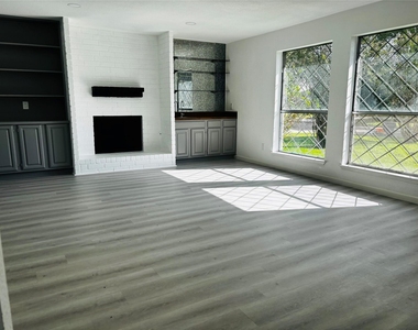 16246 Los Altos Drive - Photo Thumbnail 17