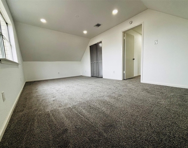 16246 Los Altos Drive - Photo Thumbnail 15