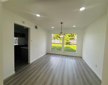 16246 Los Altos Drive - Photo Thumbnail 24