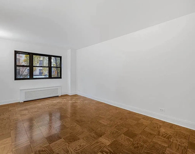 East 35th Street - Photo Thumbnail 5