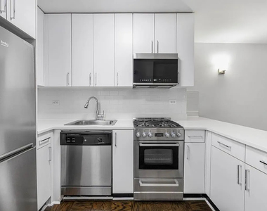 East 35th Street - Photo Thumbnail 4