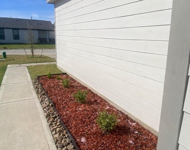 20935 Endeavor Street - Photo Thumbnail 11