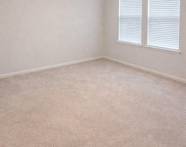 20935 Endeavor Street - Photo Thumbnail 4