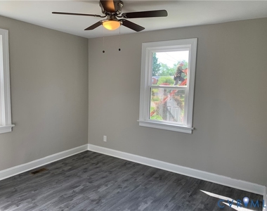 4202 Thomas Drive - Photo Thumbnail 12