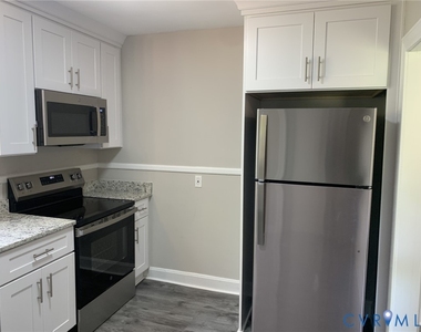 4202 Thomas Drive - Photo Thumbnail 9