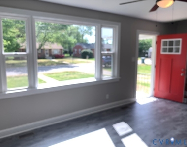 4202 Thomas Drive - Photo Thumbnail 2