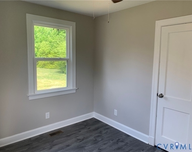 4202 Thomas Drive - Photo Thumbnail 11