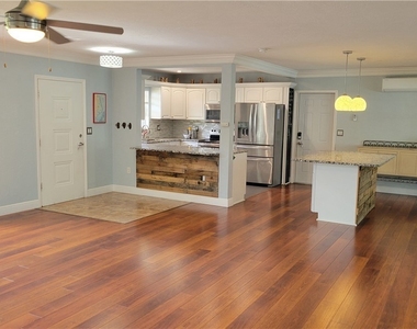 1403 Davis Drive - Photo Thumbnail 6