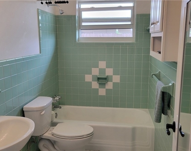 1403 Davis Drive - Photo Thumbnail 12