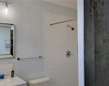 1403 Davis Drive - Photo Thumbnail 20