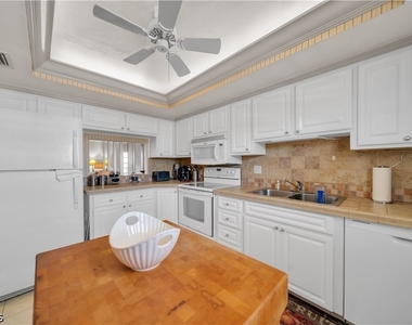 8741 Lueck Lane - Photo Thumbnail 7