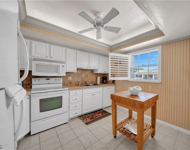 8741 Lueck Lane - Photo Thumbnail 6