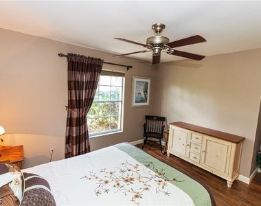 9411 Old Hickory Circle - Photo Thumbnail 12