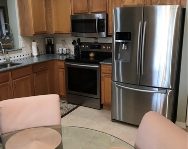 9600 Roundstone Circle - Photo Thumbnail 6