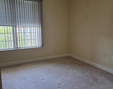 2411 Ramapo - Photo Thumbnail 3