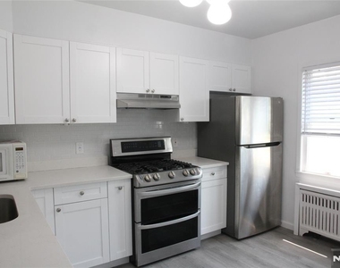 610 Grand - Photo Thumbnail 6