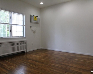 610 Grand - Photo Thumbnail 13