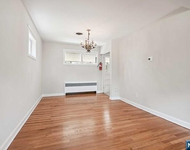 990 Washington - Photo Thumbnail 3