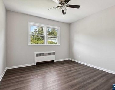 990 Washington - Photo Thumbnail 8