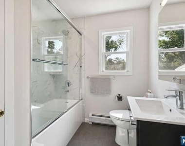 990 Washington - Photo Thumbnail 7