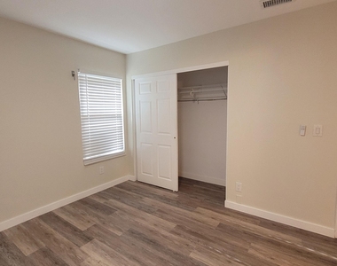 1460 Sheafe Avenue Ne - Photo Thumbnail 10