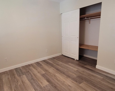 1460 Sheafe Avenue Ne - Photo Thumbnail 15