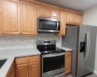 1460 Sheafe Avenue Ne - Photo Thumbnail 5
