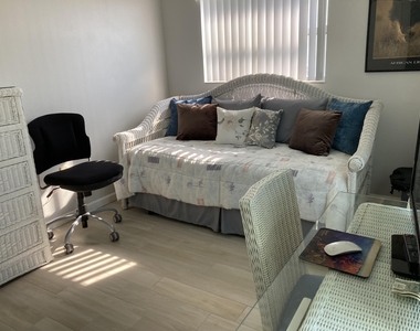 190 E Olmstead Drive - Photo Thumbnail 10