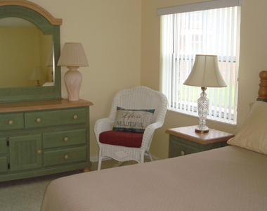 190 E Olmstead Drive - Photo Thumbnail 5