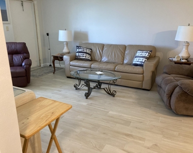 190 E Olmstead Drive - Photo Thumbnail 14