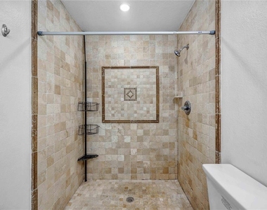 727 Kensington Lake Circle - Photo Thumbnail 43