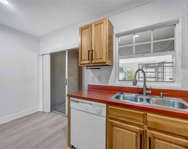 727 Kensington Lake Circle - Photo Thumbnail 26