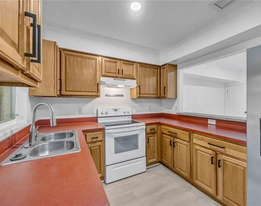 727 Kensington Lake Circle - Photo Thumbnail 23