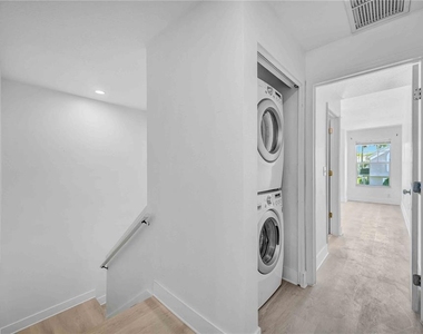 727 Kensington Lake Circle - Photo Thumbnail 37