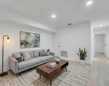 727 Kensington Lake Circle - Photo Thumbnail 16