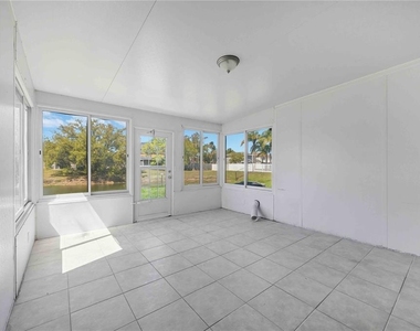 727 Kensington Lake Circle - Photo Thumbnail 29