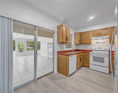 727 Kensington Lake Circle - Photo Thumbnail 21